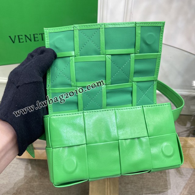 Bottega veneta高端女包 KF0023 寶緹嘉爆款草木綠CASSETTE腰包 BV經典款四格腰包/胸包/斜挎包/單肩包  gxz1392
